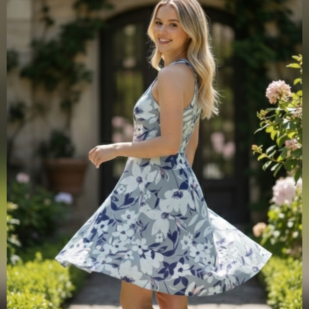NWT Beautiful Speechless Size Large Sleevless Gray Floral Dress!!